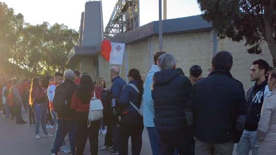 TMW - Malta-Italia, tifosi già in clima partita: lunghe code all'ingresso dello stadio