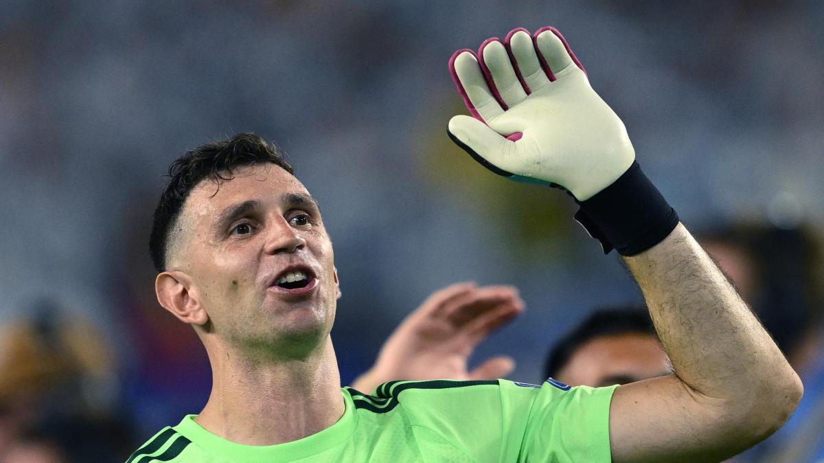 Juventus, Dibu Martinez nel mirino: l’Aston Villa fa muro, Carnevali non molla