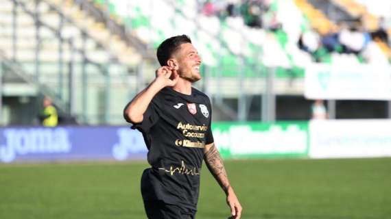 Serie C, Fella lancia l'Avellino: battuto 1-0 il Bari e secondo posto blindato