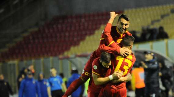 Successo del Catanzaro a Foggia. Prosegue la corsa del Catania: 1-0 alla Virtus Francavilla