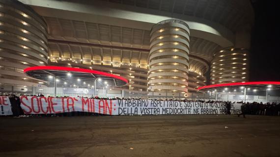 Milan, società contestata fuori dallo stadio: "Ne abbiamo abbastanza della mediocrità"