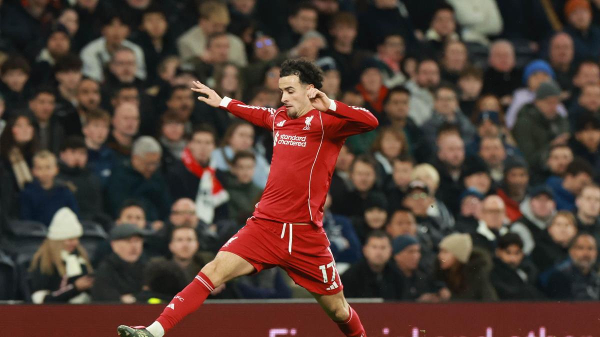 Il tecnico del Liverpool Arne Slot elogia la disponibilità di Jones