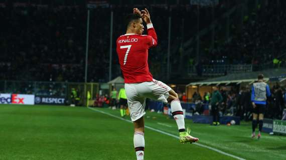 "Siiiuuu", salto e giravolta: Ronaldo si fa male al ginocchio per... Esultare a modo suo