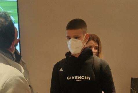 Milan, l'agente di Kerkez: "Il club ci ha detto che potrebbe diventare il vice Theo Hernandez"