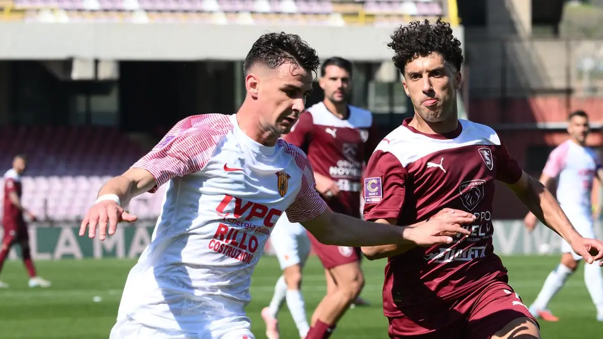 Benevento, Ceresoli e Della Morte verso l'addio: non saranno riscattati dai sanniti