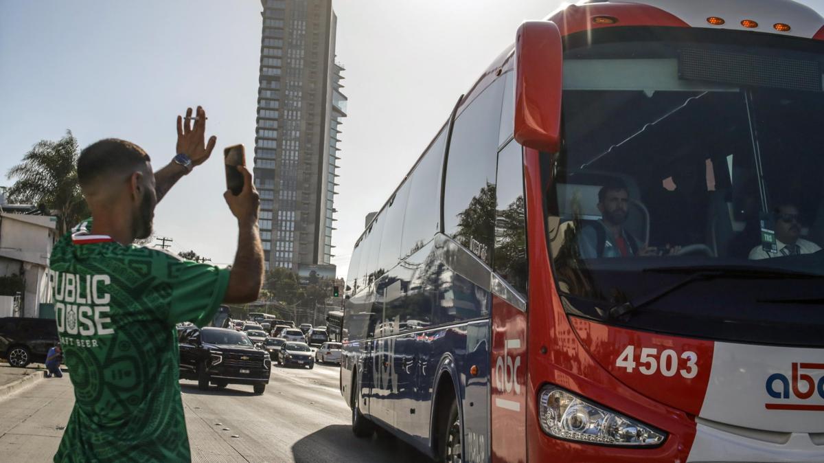 Mondiali, hacker legati all'Iran minacciano di colpire i pullman delle squadre