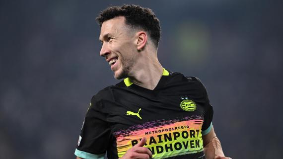 Il PSV torna in vantaggio, al 74' il 2-1 sulla Juventus di Saibari. Incide ancora Perisic