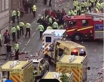 Festeggiamenti Liverpool funestati da folle, auto sui tifosi: "Scene spaventose"