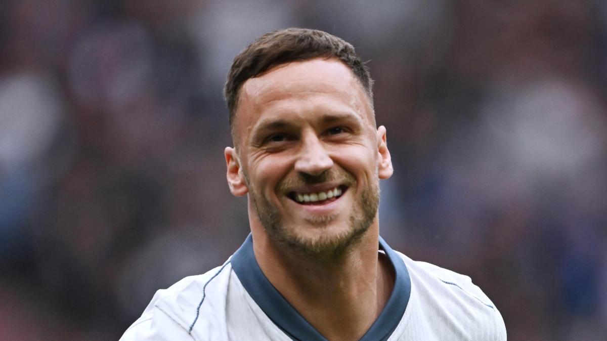 Austria ai Mondiali, Arnautovic fugge col capello da pescatore: "Devo andare a festeggiare"