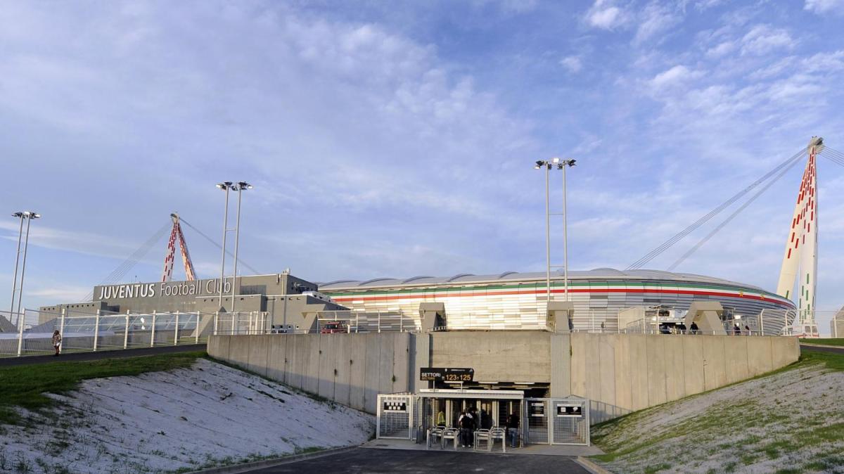 Juve-Cremonese, tifosi dormono alla Stadium e rubano spumante: arrestati