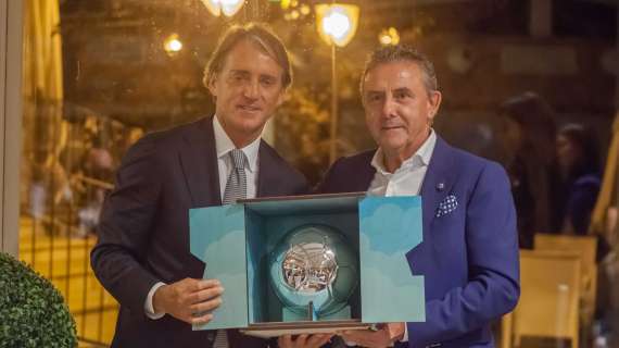 Accademia marchigiani, consegnato al Roberto Mancini il Pallone d'Argento