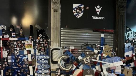 Sampdoria, adesivi del Genoa e scritte 'provocatorie' all'ingresso dello store ufficiale