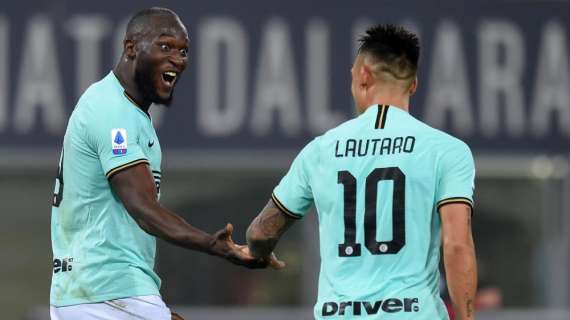 Inter, Lukaku a Lautaro: "Non solo lavoriamo bene". I due vestiti uguali