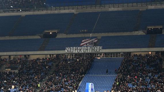 Milan-Lazio, Curva Sud in protesta: 15 minuti di silenzio e striscione eloquente già esposto