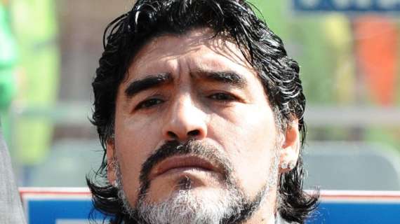 1 marzo 1987, contro la Samp Maradona segna di testa... rasoterra
