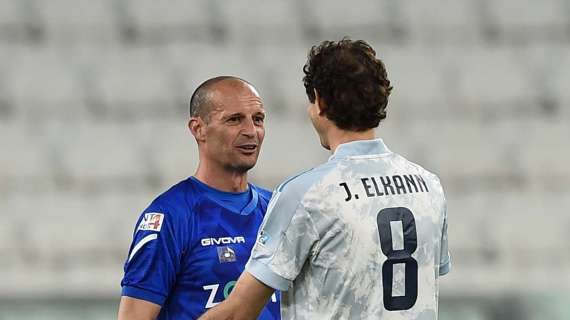 Allo Stadium è Pirlo contro Allegri sotto gli occhi di Agnelli. Incroci in campo e per la panchina