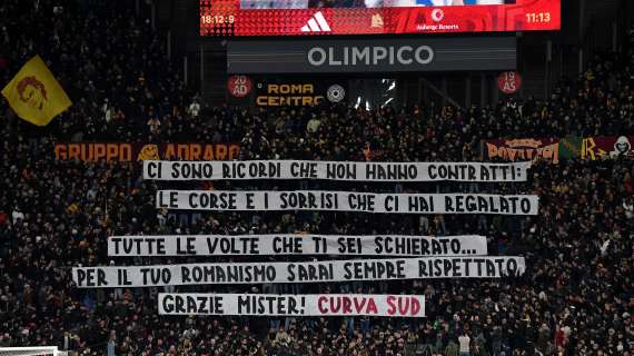 "Un privilegio averti dalla nostra parte": striscioni dei tifosi della Roma per Mourinho