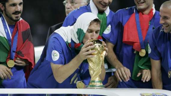 Italia-Olanda, a 19 anni dal cucchiaio di Totti. Sognandone uno rosa
