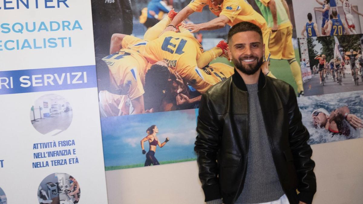 Pescara riabbraccia Insigne. Visite mediche e bagno di folla: "Merito di Verratti"