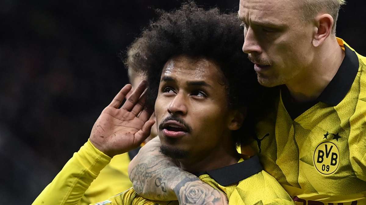 Champions, al Dortmund al 45' basta il gol dell'ex Malen: il PSV è sotto 1-0 in casa