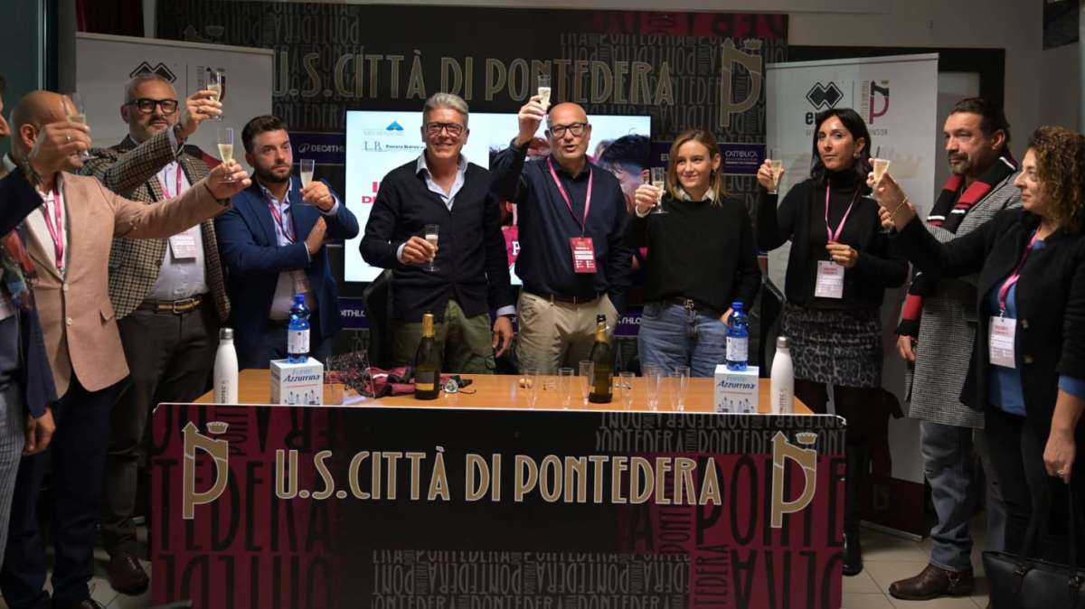 'Insieme, dentro e fuori dal campo': oltre la sconfitta. Il Pontedera celebra gli sponsor granata