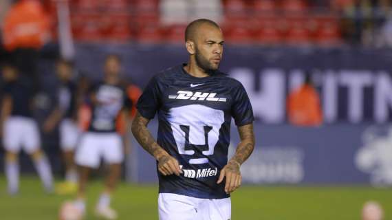 Dani Alves arrestato, il Pumas lo licenzia: "Certi atti non sono tollerabili"