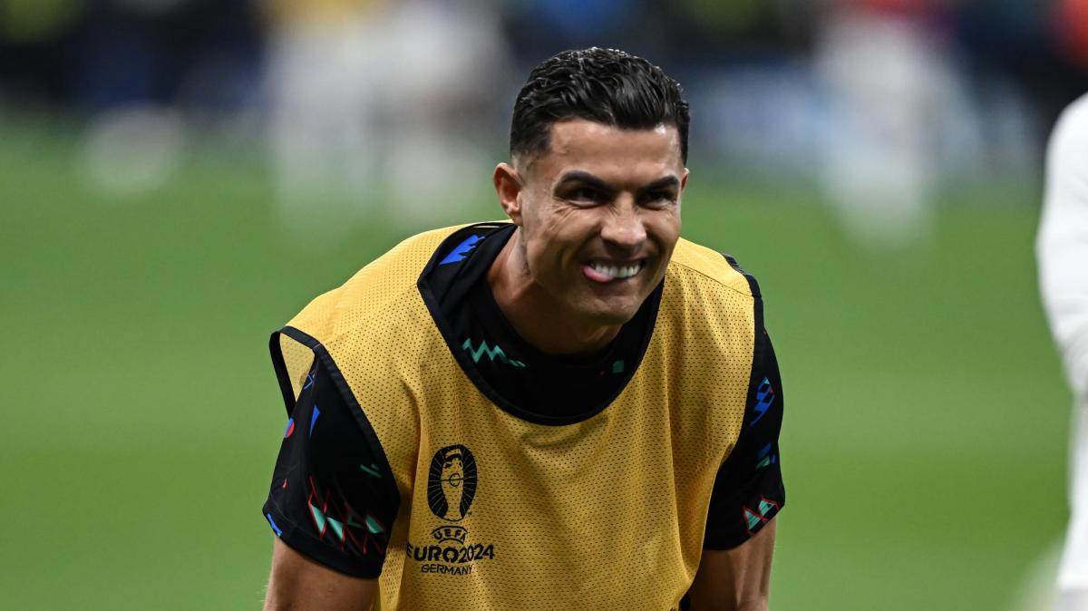 Cristiano Ronaldo ammette: "Ho usato l'IA per il discorso di oggi. Trofeo speciale e bellissimo"