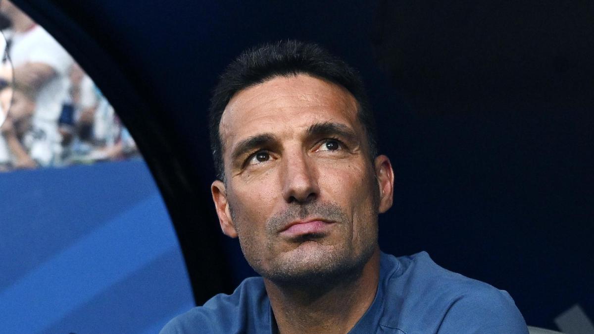 Scaloni: "Messi è un esempio. Mi chiameranno bambino piangente, ma va bene così"