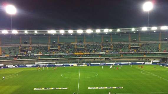 Serie B, primo tempo senza gol tra Verona e Crotone: 0-0 all'intervallo