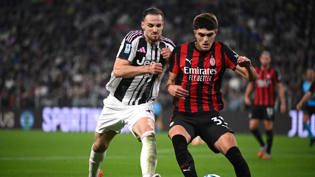 Duello in campo, ma anche sul mercato. QS in apertura: "Milan-Juve, sfida totale"