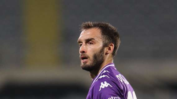 Rosso diretto per l'ex Fiorentina Pezzella: per Aleix Vidal ferita da 15 punti di sutura