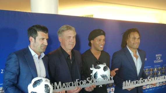 Al Camp Nou la partita d'addio di Ronaldinho: parata di stelle il 19 agosto, ci sarà Maradona?