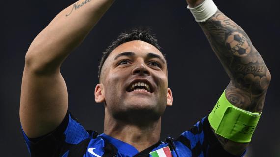 "Torni tra un paio d'anni al Racing?". Diego Milito scherza con Lautaro: "Che ne dici?"
