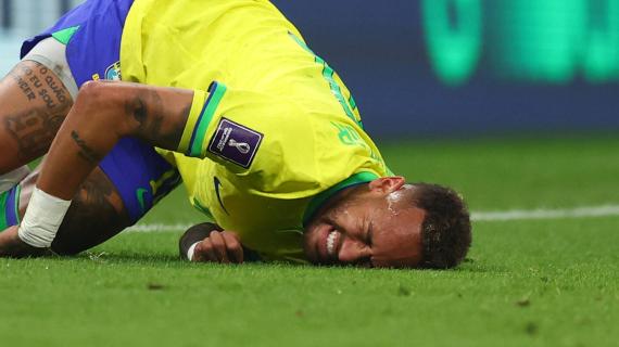 Allarme Neymar: infortunio alla coscia per un fallo da dietro, il brasiliano esce frustrato