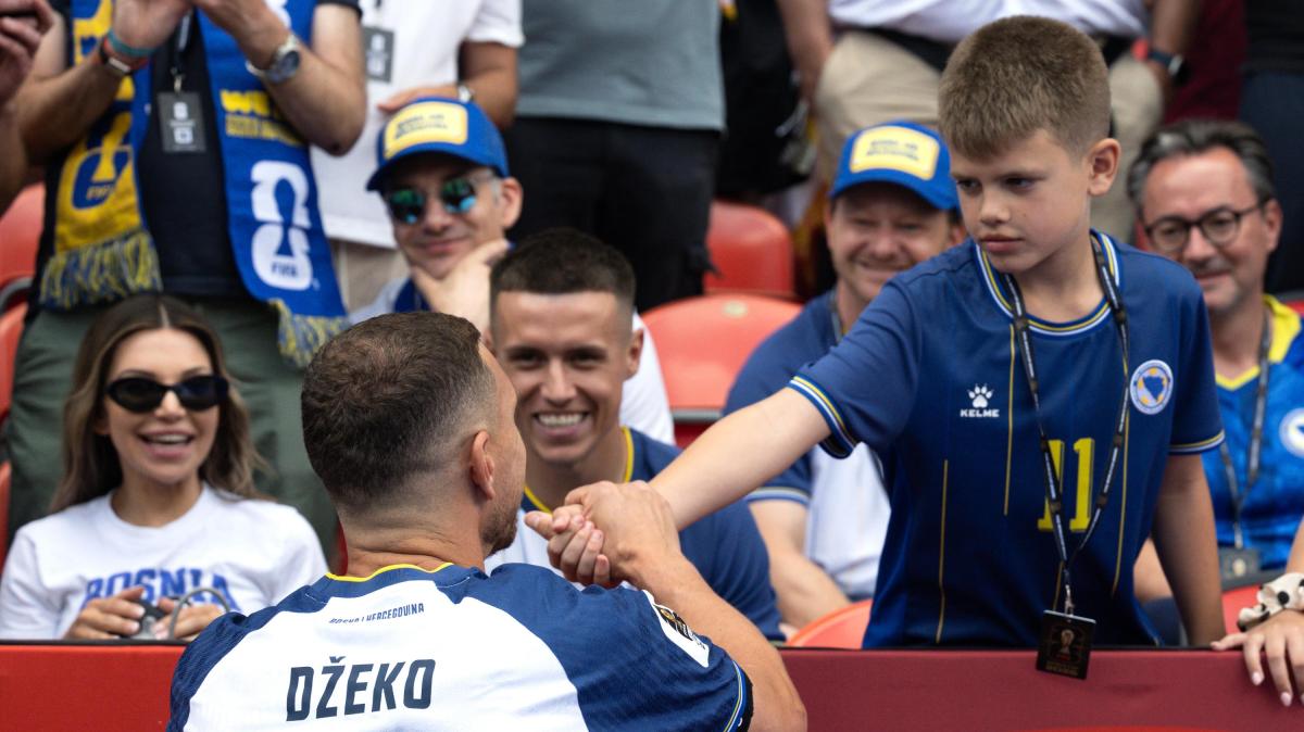 Dzeko riscrive la storia: è l'ottavo giocatore più anziano in Bundesliga grazie allo Schalke