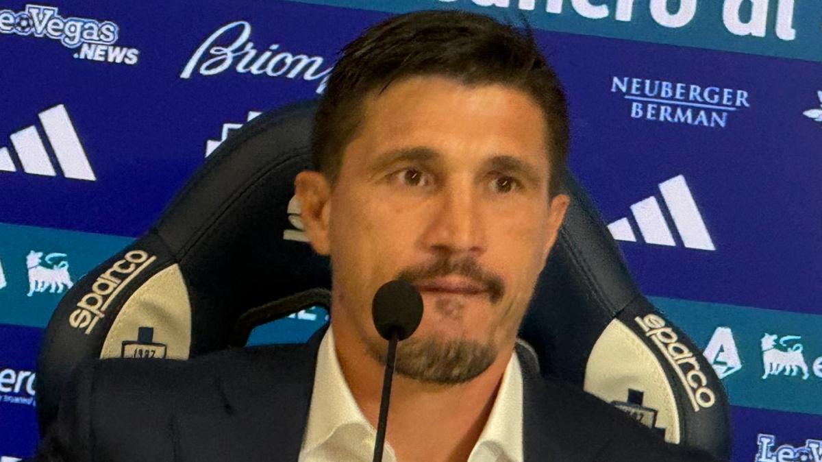 Cagliari, Pisacane: "Non bisogna esaltarsi, però il punto a Como fa effetto"