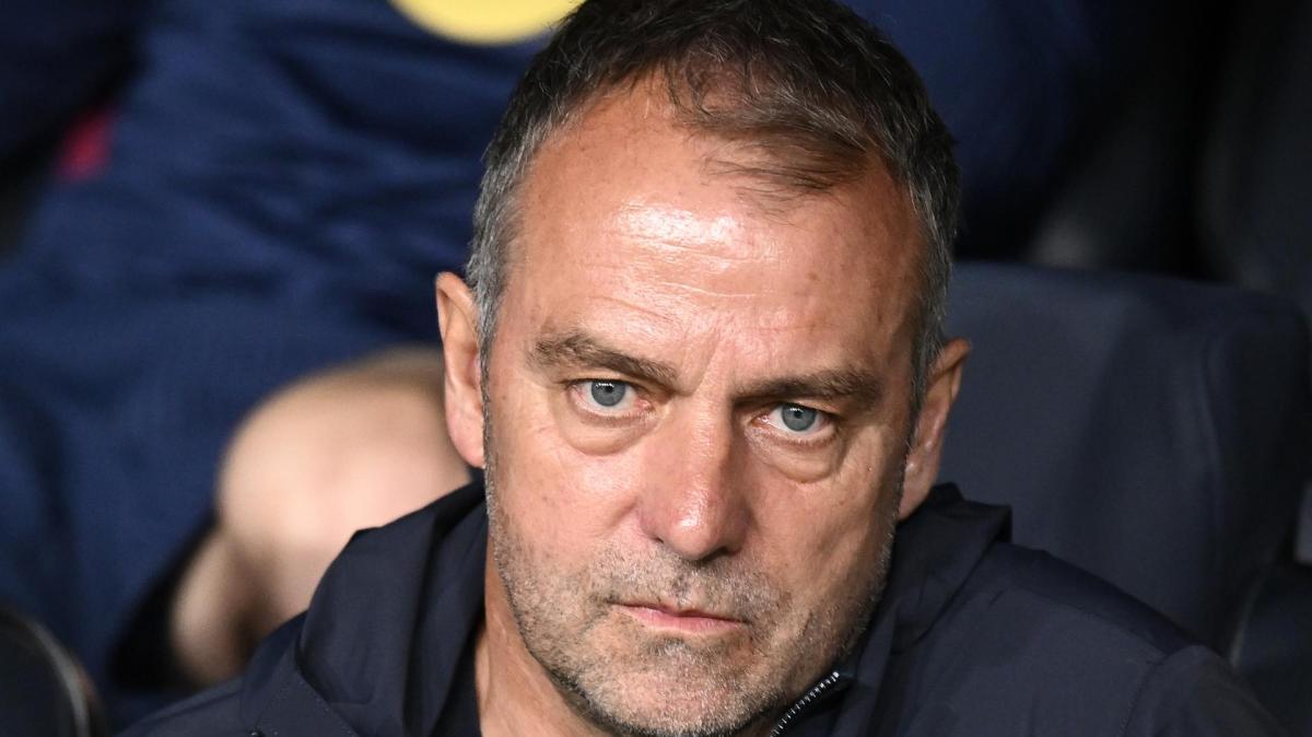 Barcellona, scena sconcertante: Raphinha consola Flick dopo la vittoria contro l'Alaves