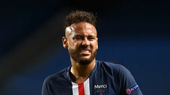 Neymar rinnova con il PSG: "Felice di continuare qui, spero di vincere molti altri trofei"