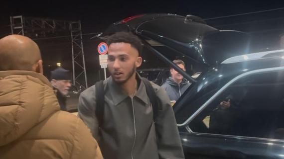 Juventus, ecco Lloyd Kelly: il difensore è appena sbarcato a Torino, le immagini