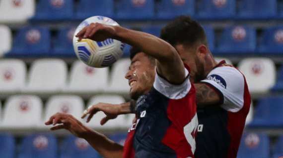 Cagliari, squadra matematicamente salva e città in festa: i clacson dei tifosi risuonano in centro
