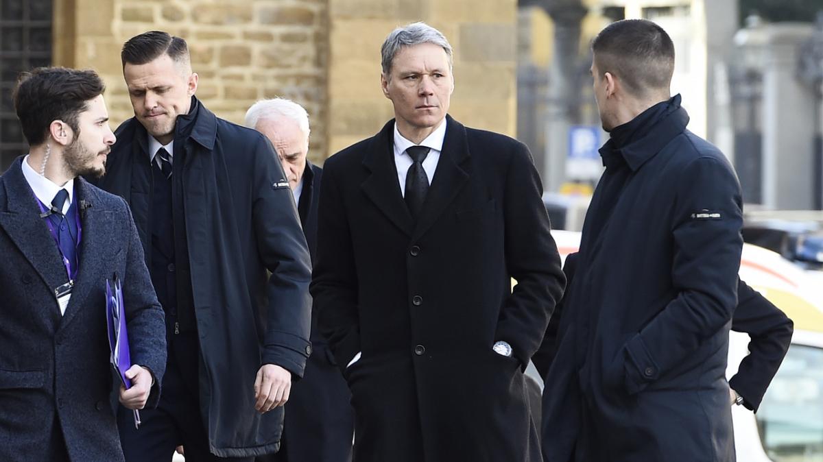 Marco van Basten interrompe il lavoro in tv. Starà vicino alla moglie malata