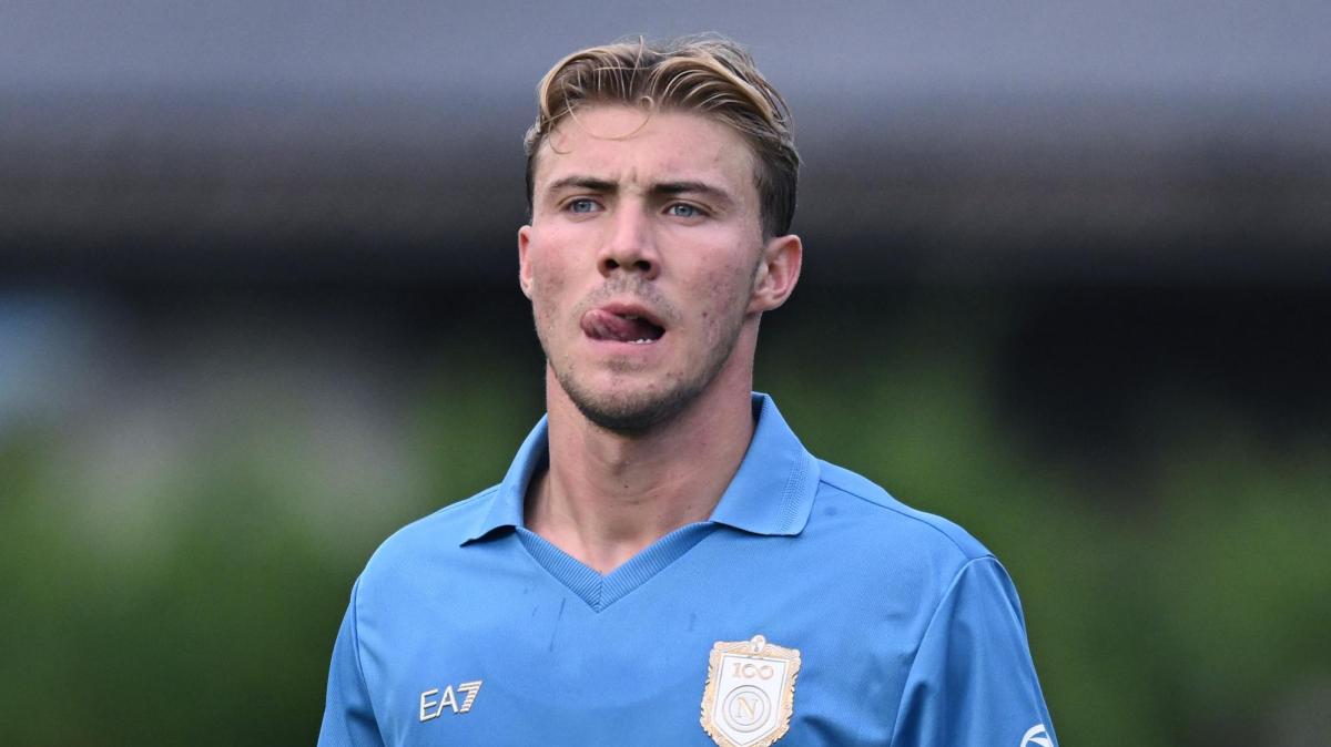 Hojlund: "Lo United non mi voleva più, Napoli scelta giusta. Io vicino al Milan? In realtà no"