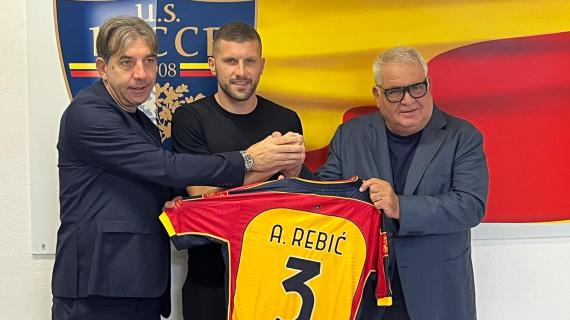 Corvino presenta Rebic a Lecce: "L'ho reso ricco vendendolo dalla Fiorentina all'Eintracht"