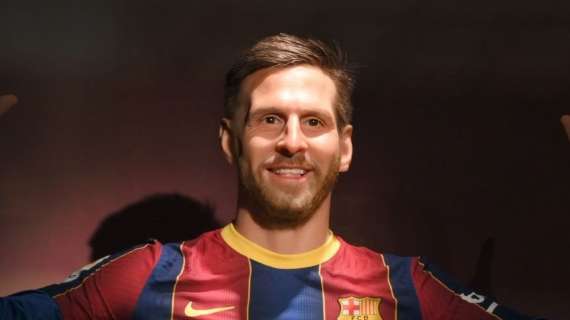 Messi, la statua di cera al Museo di Barcellona scatena l'ilarità: "Assomiglia di più a Pjanic"