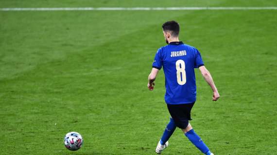 Italia in finale. La UEFA celebra il rigore vincente di Jorginho