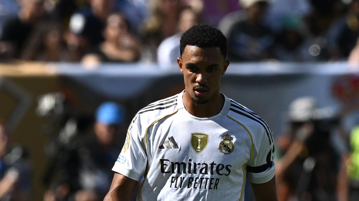Real Madrid, Alexander-Arnold fuori due mesi: le condizioni dell'esterno inglese
