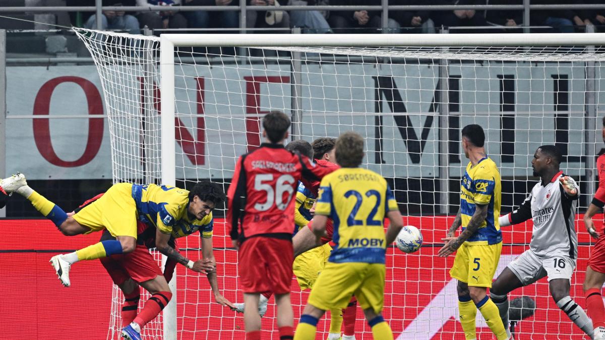 Un gol e altre mille polemiche. La sconfitta contro il Parma allontana lo Scudetto dal Milan
