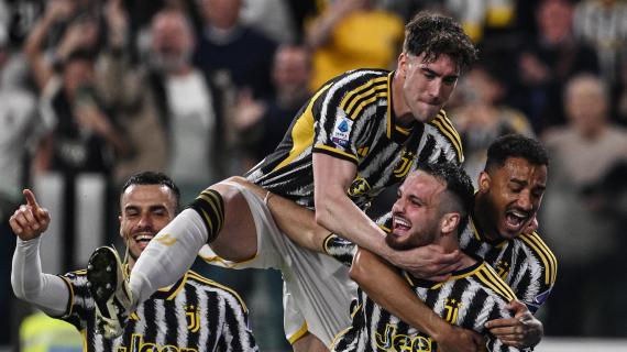Juventus, altre anticipazioni sulla nuova maglia: via il giallo, cambiano le strisce