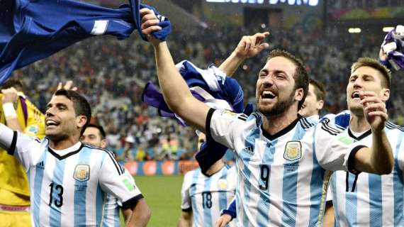 Higuain lascia l'Argentina: dal gol all'esordio alle parole di Maradona
