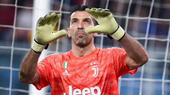 Juventus, Buffon festeggia sui social: "648 non è un numero ma una vita intera"